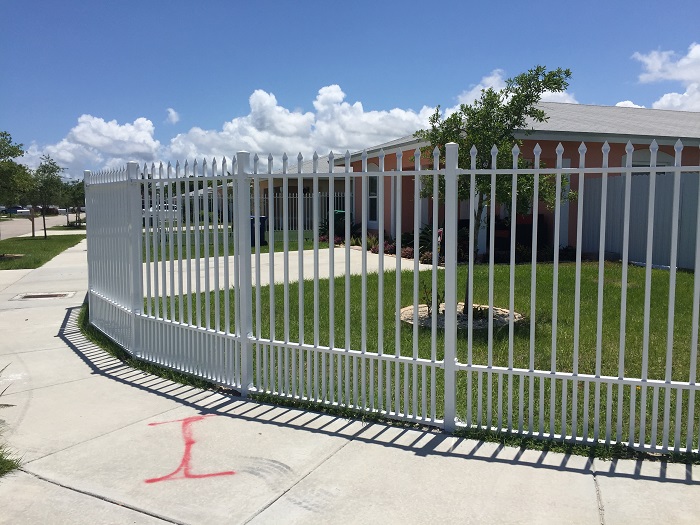 Chain Link Fencing Image